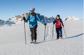 Escursioni con le racchette da neve