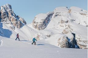 Escursioni con le racchette da neve